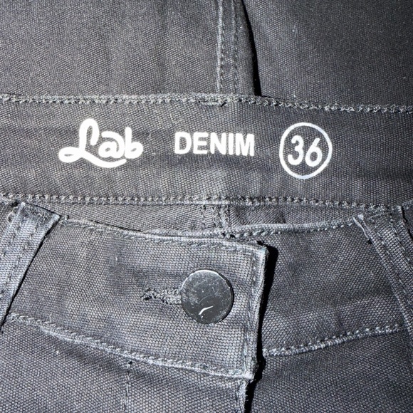 Black Button-Front Mini Skirt - Picture 5 of 6